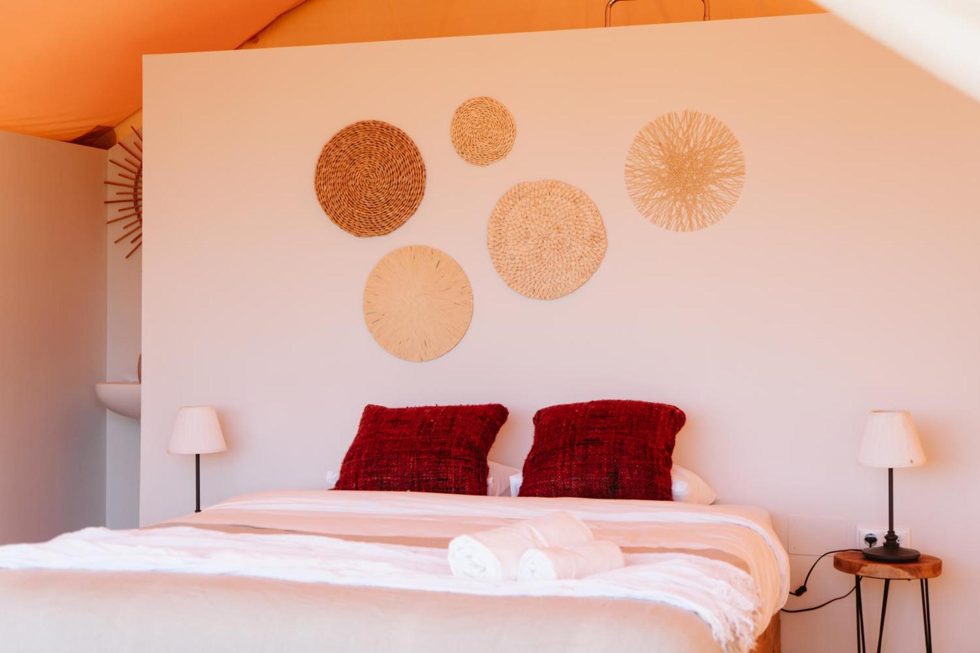 Dreamsea Surf Guest House Gouveia  Bagian luar foto