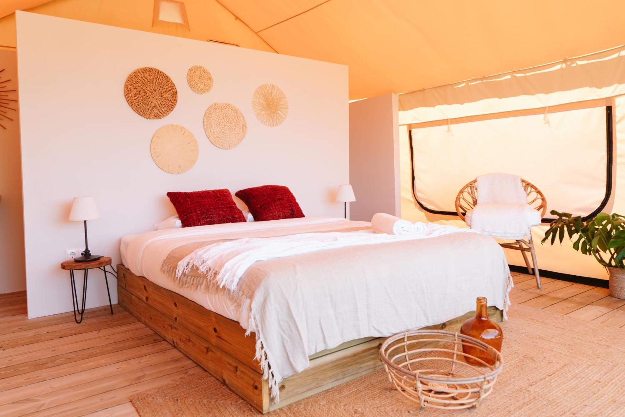 Dreamsea Surf Guest House Gouveia  Bagian luar foto