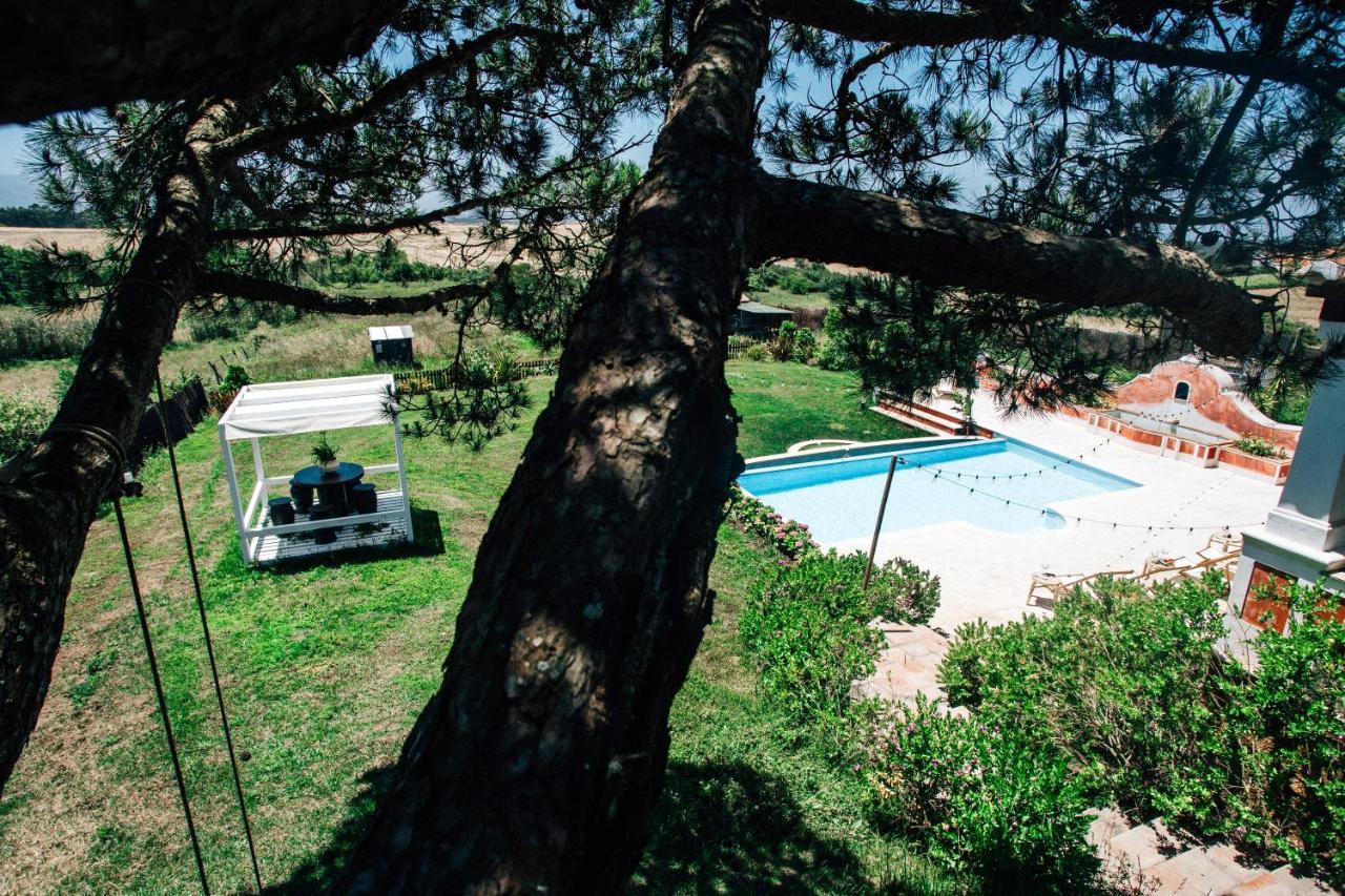 Dreamsea Surf Guest House Gouveia  Bagian luar foto
